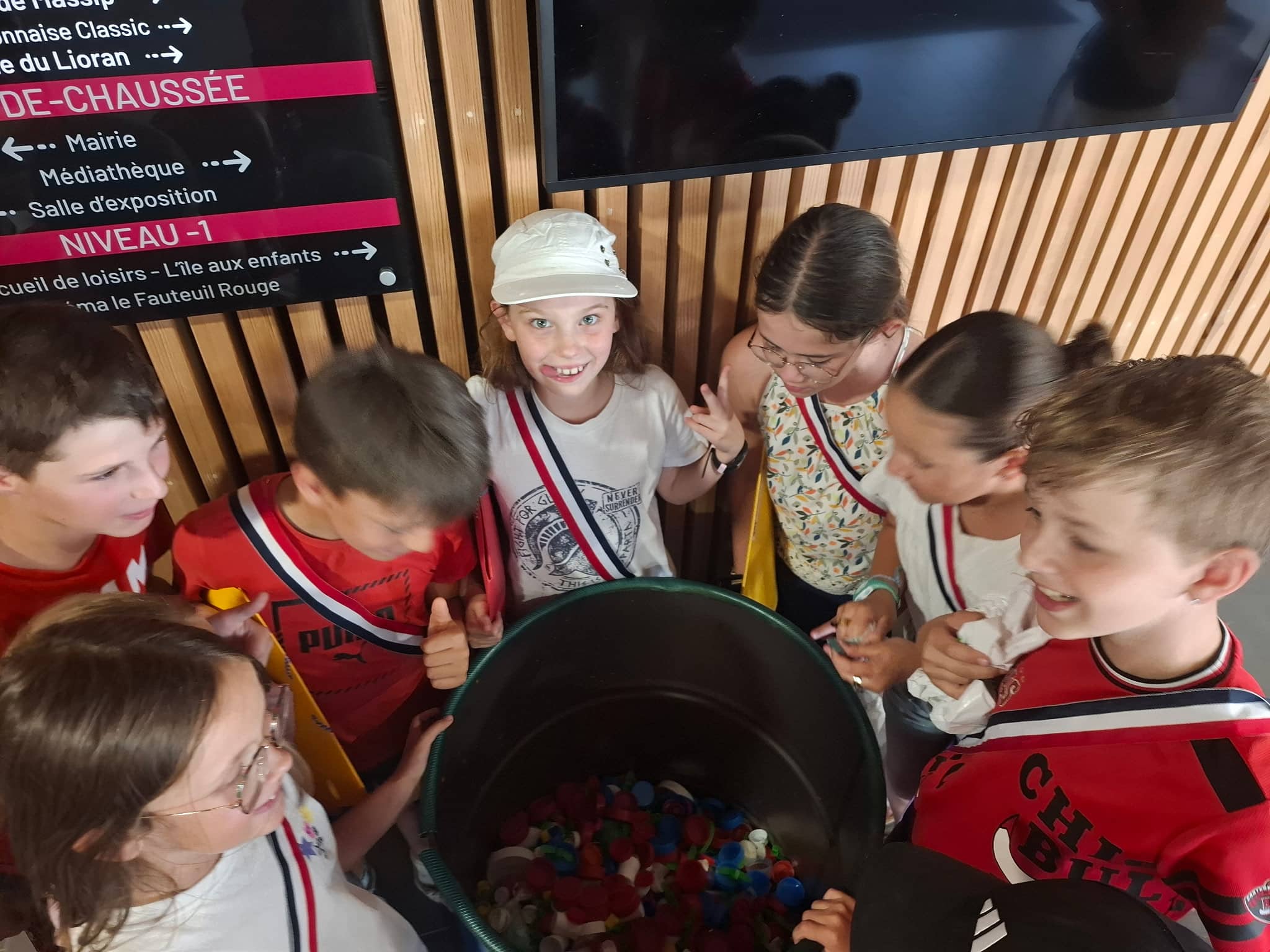 Lire la suite à propos de l’article Les Conseillers Municipaux Enfants mobilisés pour la collecte de bouchons