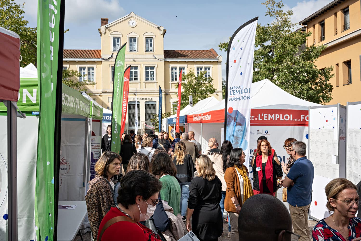 Lire la suite à propos de l’article PLACE DE L’EMPLOI : RENDEZ-VOUS sous la Halle Mitterrand le mardi 29 septembre
