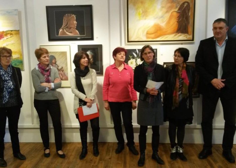 L’édition 2015 de l’exposition « Galerie des arts » vient de commencer. Dix sept exposants ainsi que 6 élèves de l’atelier peinture, animés par Mireille Perrin ont présenté leurs œuvres.